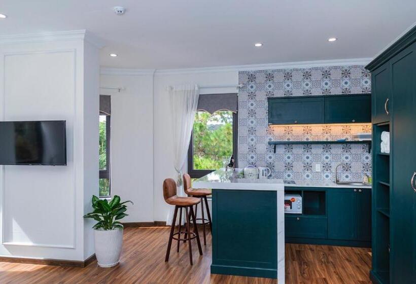 سوییت اجرایی, N'queen Villa