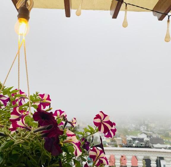 1 Bedroom Penthouse Apartment, N'queen Villa