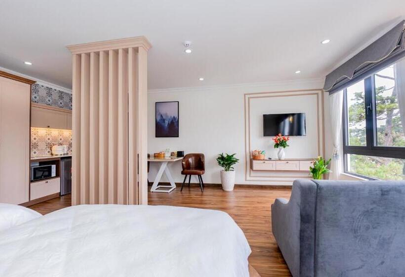 استودیوی لوکس, N'queen Villa