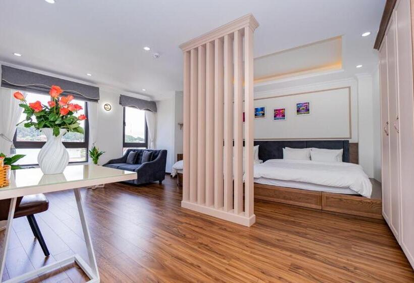 استودیوی لوکس, N'queen Villa