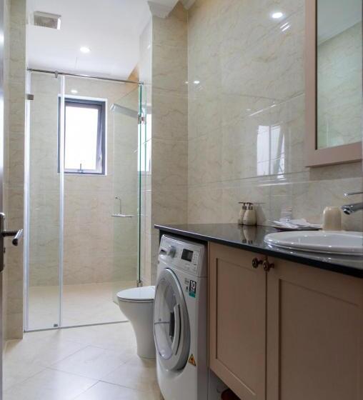 استودیو خانوادگی, N'queen Villa