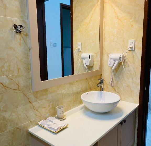 اتاق استاندارد چهار تخته, N'queen Villa