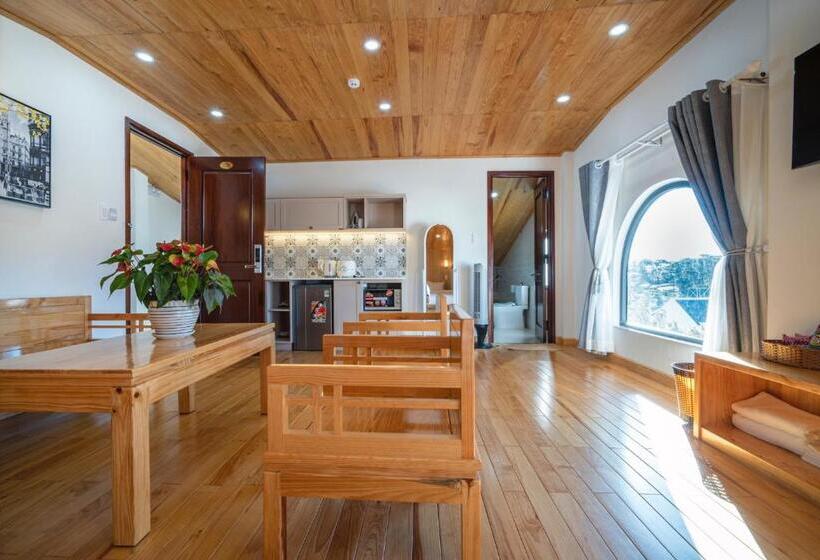 1 Bedroom Penthouse Apartment, N'queen Villa