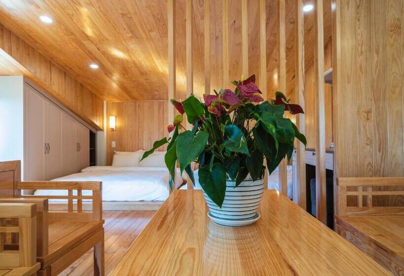 1 Bedroom Penthouse Apartment, N'queen Villa