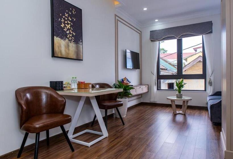 استودیو خانوادگی, N'queen Villa