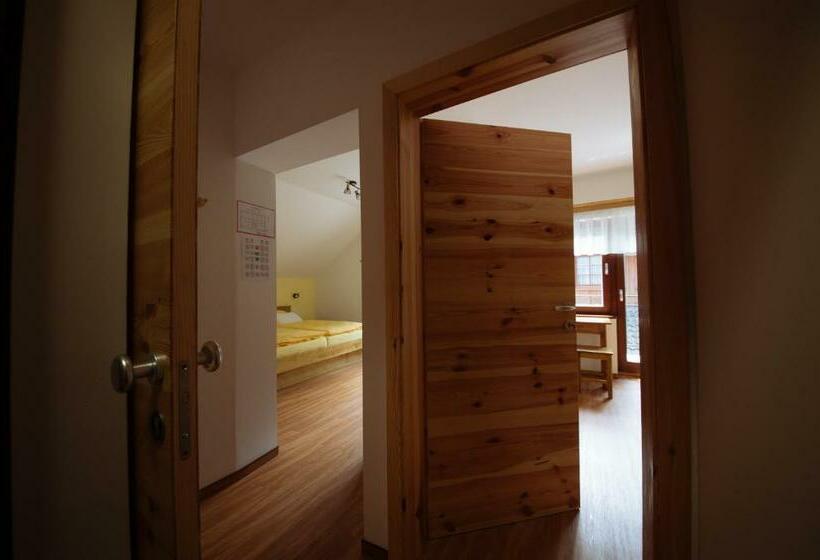 اتاق خانوادگی, Turistična Kmetija čerček