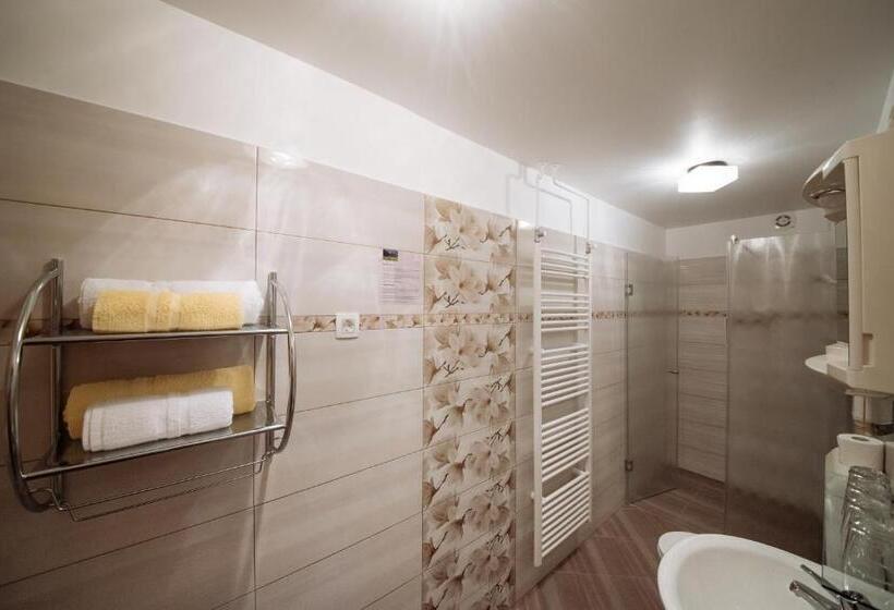 اتاق استاندارد چهار تخته, Turistična Kmetija čerček