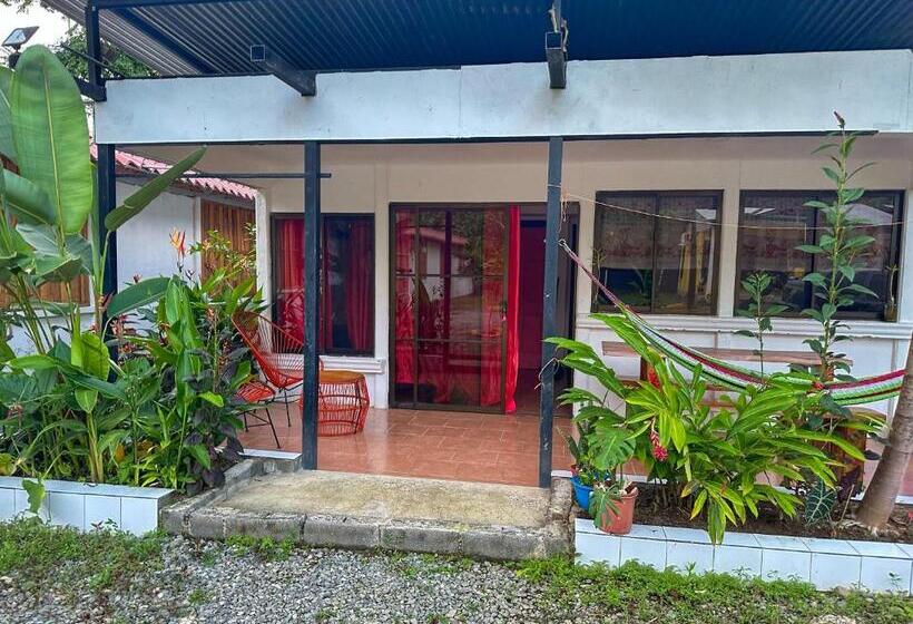 Дом 2 Спальни, Casitas Coloradas Puerto Viejo