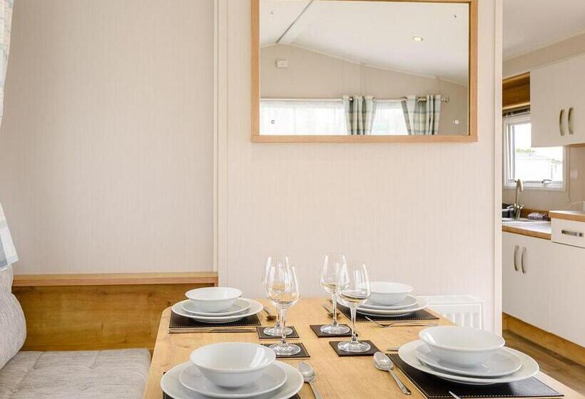 2ベッドルームハウス, Grange Leisure Park