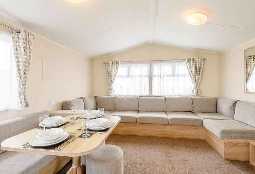 4ベッドルームハウス, Grange Leisure Park