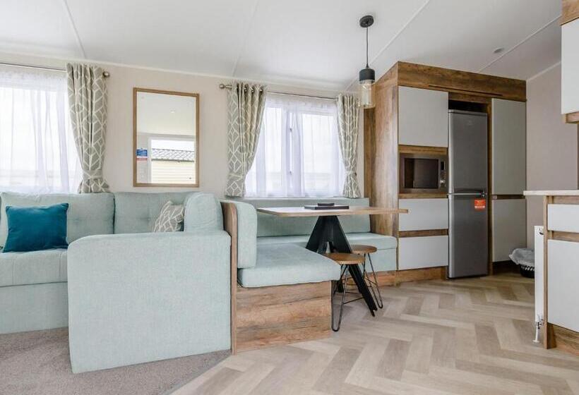 3ベッドルームハウス, Grange Leisure Park