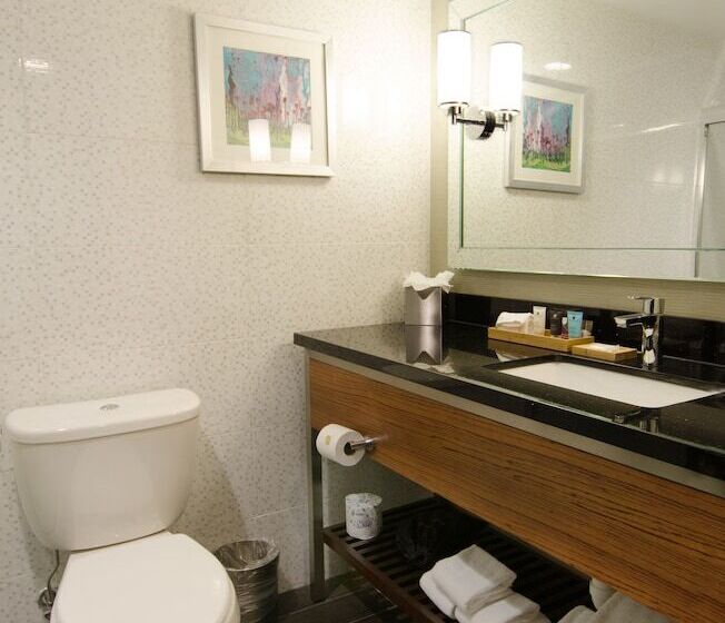 غرفة قياسية سرير مزدوج, Crowne Plaza Princeton   Conference Center, An Ihg