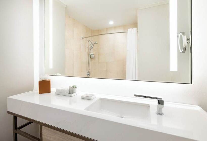 Premium room with river view, M Social New York Downtown