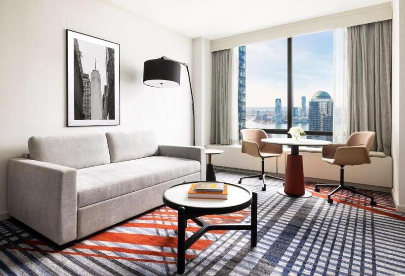 سوئیت با چشم‌انداز رودخانه, M Social New York Downtown