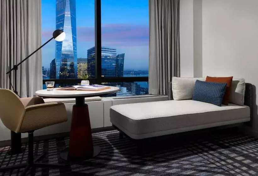 اتاق دلوکس با تخت کینگ و چشم‌انداز شهر, M Social New York Downtown
