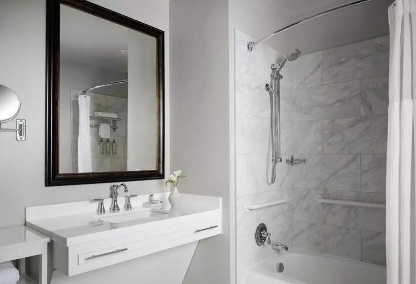 سوئیت برای معلولان, Marriott Vacation Club® At Custom House, Boston  