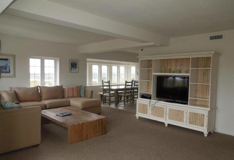 Люкс 3 Спальни, Montauk Manor