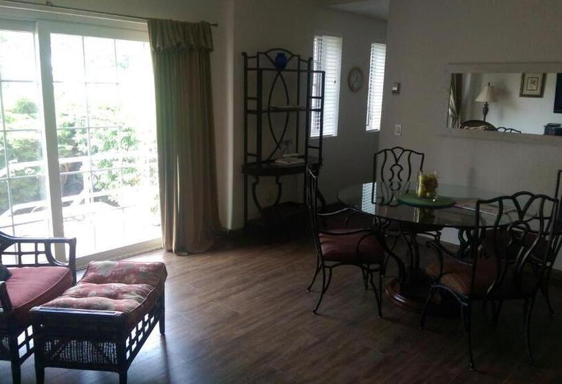 Апартаменты 2 Спальни, Montauk Manor