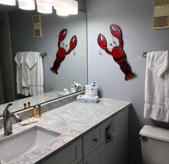 Семейный Номер, Montauk Manor