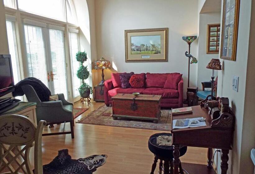 Люкс Повышенной Комфортности, Montauk Manor
