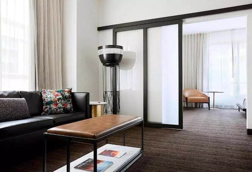 キングサイズベッドのスイートルーム, New York Marriott At The Brooklyn Bridge