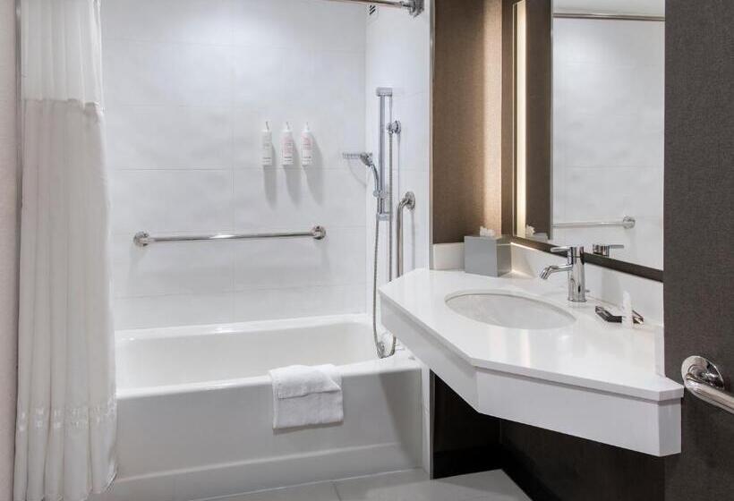 غرفة إدارية سرير كينج, New York Marriott At The Brooklyn Bridge