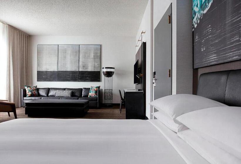 جناح, New York Marriott At The Brooklyn Bridge