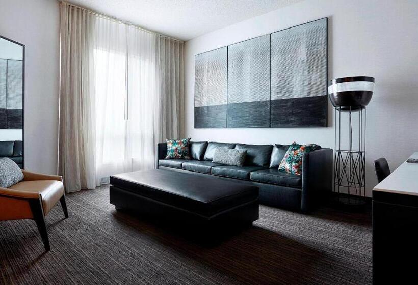 جناح, New York Marriott At The Brooklyn Bridge