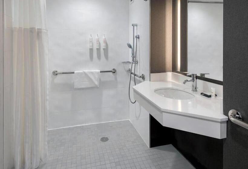 身障者適用キングサイズベッドルーム, New York Marriott At The Brooklyn Bridge