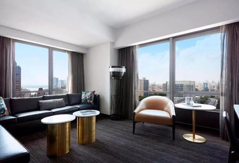キングサイズベッドのスイートルーム, New York Marriott At The Brooklyn Bridge