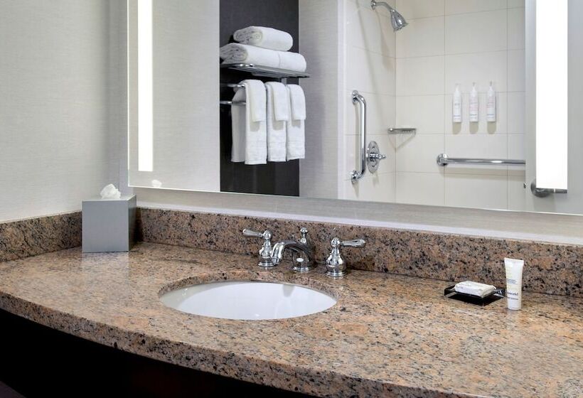 جناح, New York Marriott At The Brooklyn Bridge