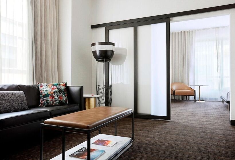 جناح, New York Marriott At The Brooklyn Bridge