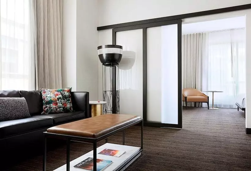 スイート, New York Marriott At The Brooklyn Bridge