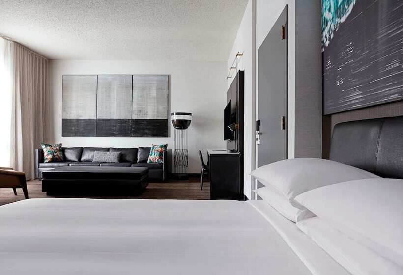 جناح, New York Marriott At The Brooklyn Bridge