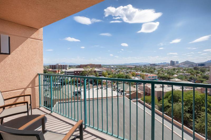اتاق استاندارد با تخت بزرگ, Tucson Marriott University Park