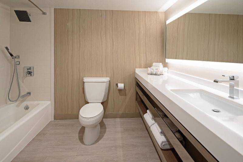 اتاق استاندارد با تخت بزرگ, Tucson Marriott University Park