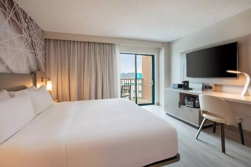 سوئیت با تخت بزرگ, Tucson Marriott University Park