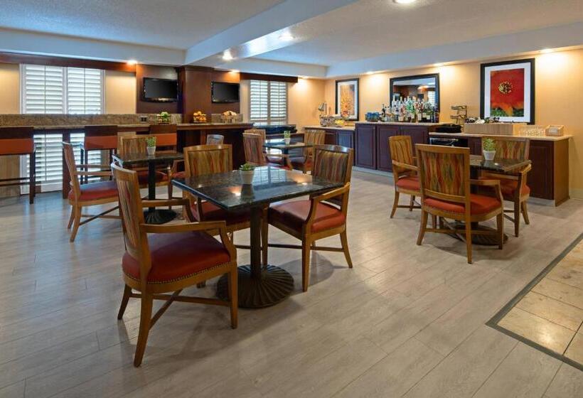 스탠다드 룸 킹사이즈 침대, Tucson Marriott University Park