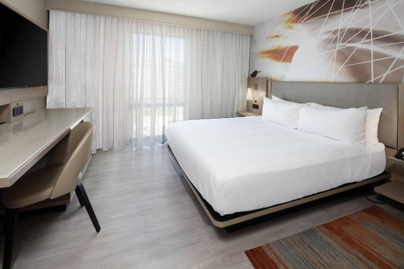 اتاق استاندارد با تخت بزرگ, Tucson Marriott University Park