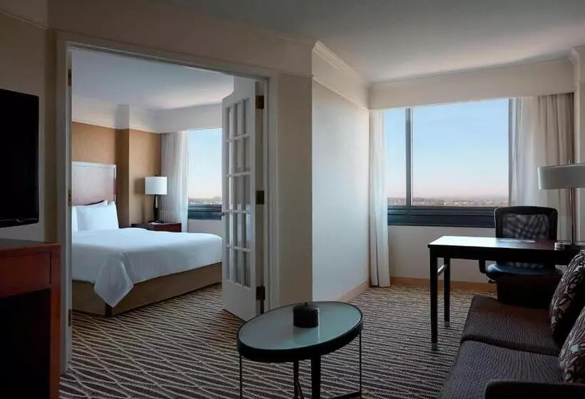 キングサイズベッドのスイートルーム, Washington Dulles Marriott Suites
