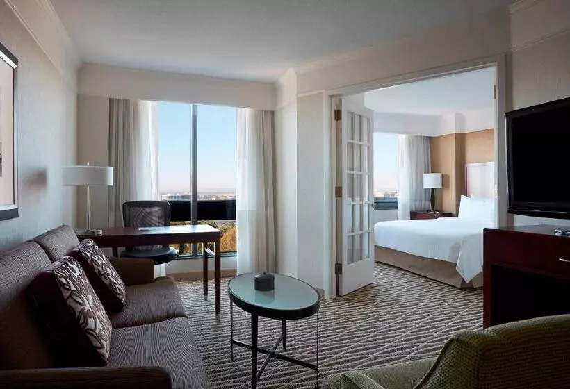 キングサイズベッドのスイートルーム, Washington Dulles Marriott Suites