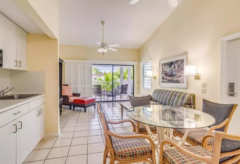 バルコニー付スイート, Marina Del Mar Resort And Marina