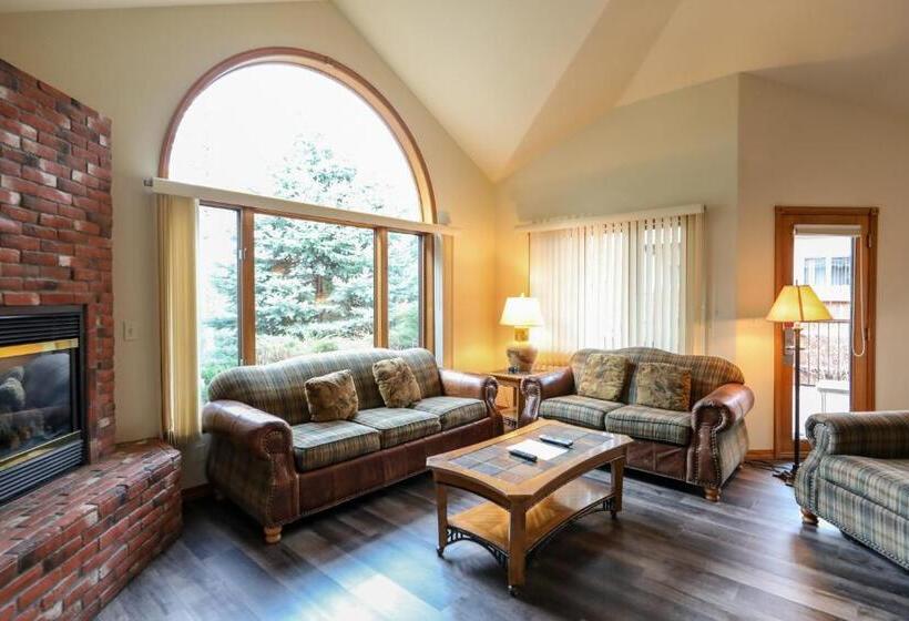 Дом 2 Спальни, Meadow Lake Resort & Condos