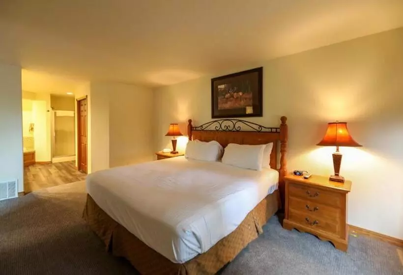 Talo 2 Makuuhuonetta, Meadow Lake Resort & Condos