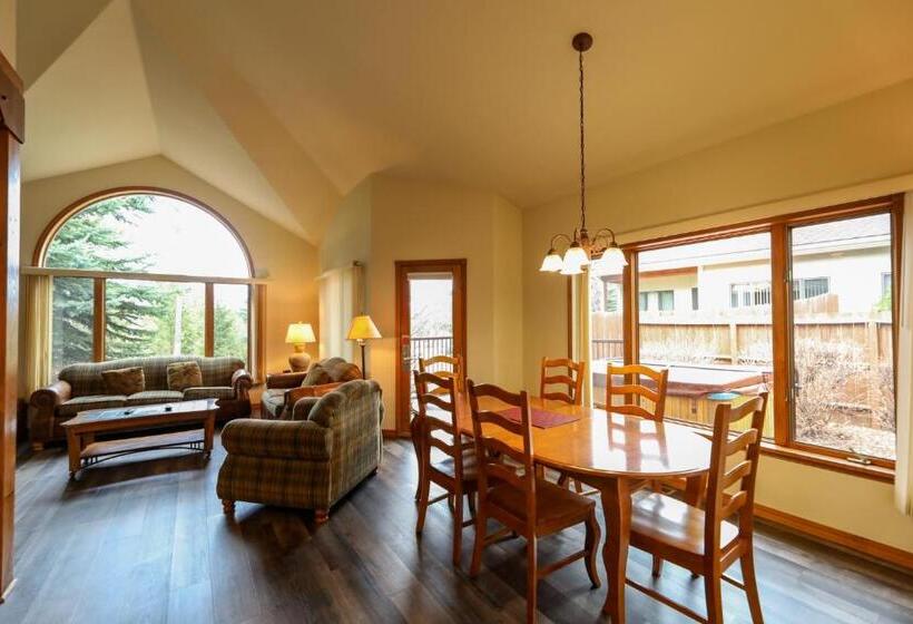 منزل غرفتين نوم, Meadow Lake Resort & Condos