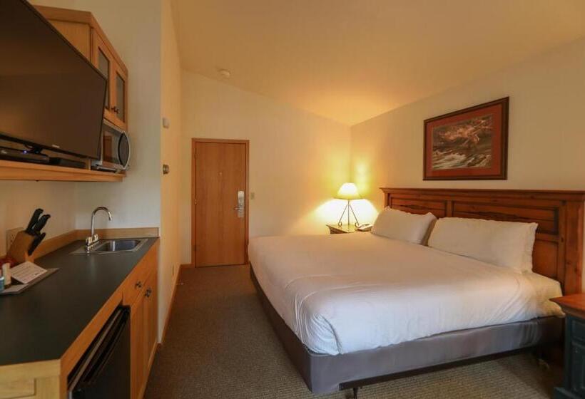 إستوديو قياسى, Meadow Lake Resort & Condos