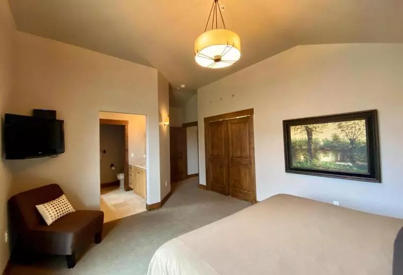 1 Bedroom Penthouse Apartment, Meadow Lake Resort & Condos