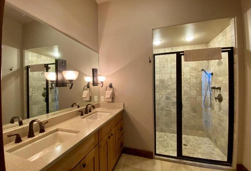 شقة دور أخير غرفة نوم واحدة, Meadow Lake Resort & Condos