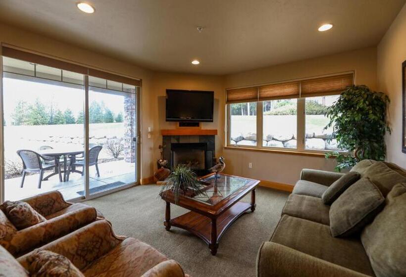 شقة غرفة واحدة, Meadow Lake Resort & Condos