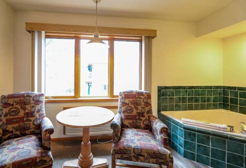 إستوديو قياسى, Meadow Lake Resort & Condos